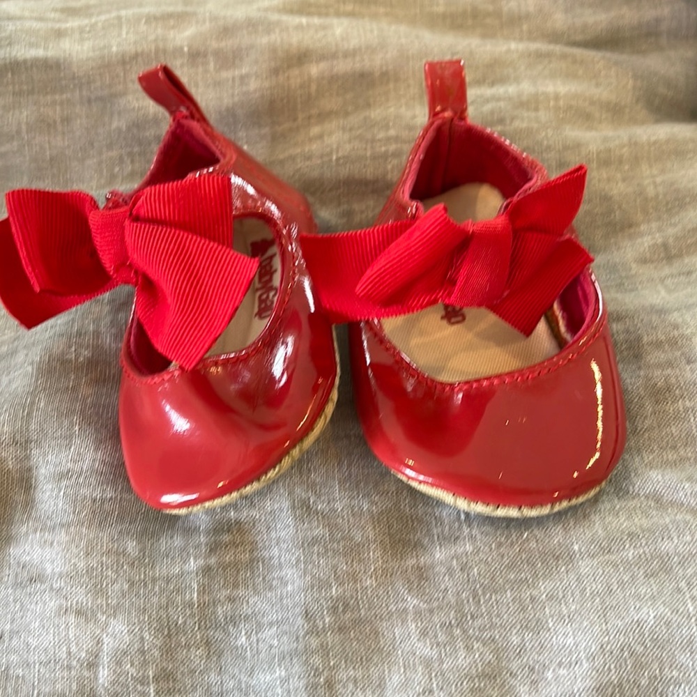 Gap baby shoes